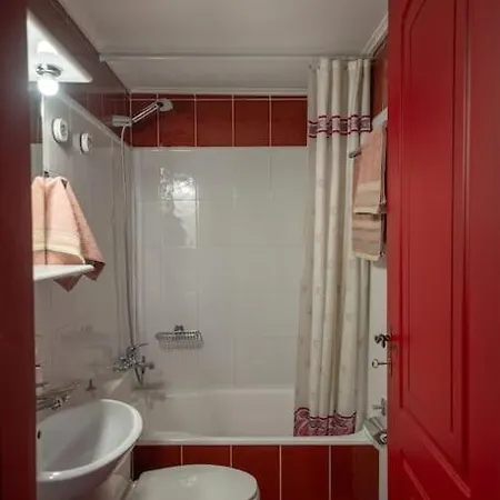 Delphian Colors - Red Edition Apartment